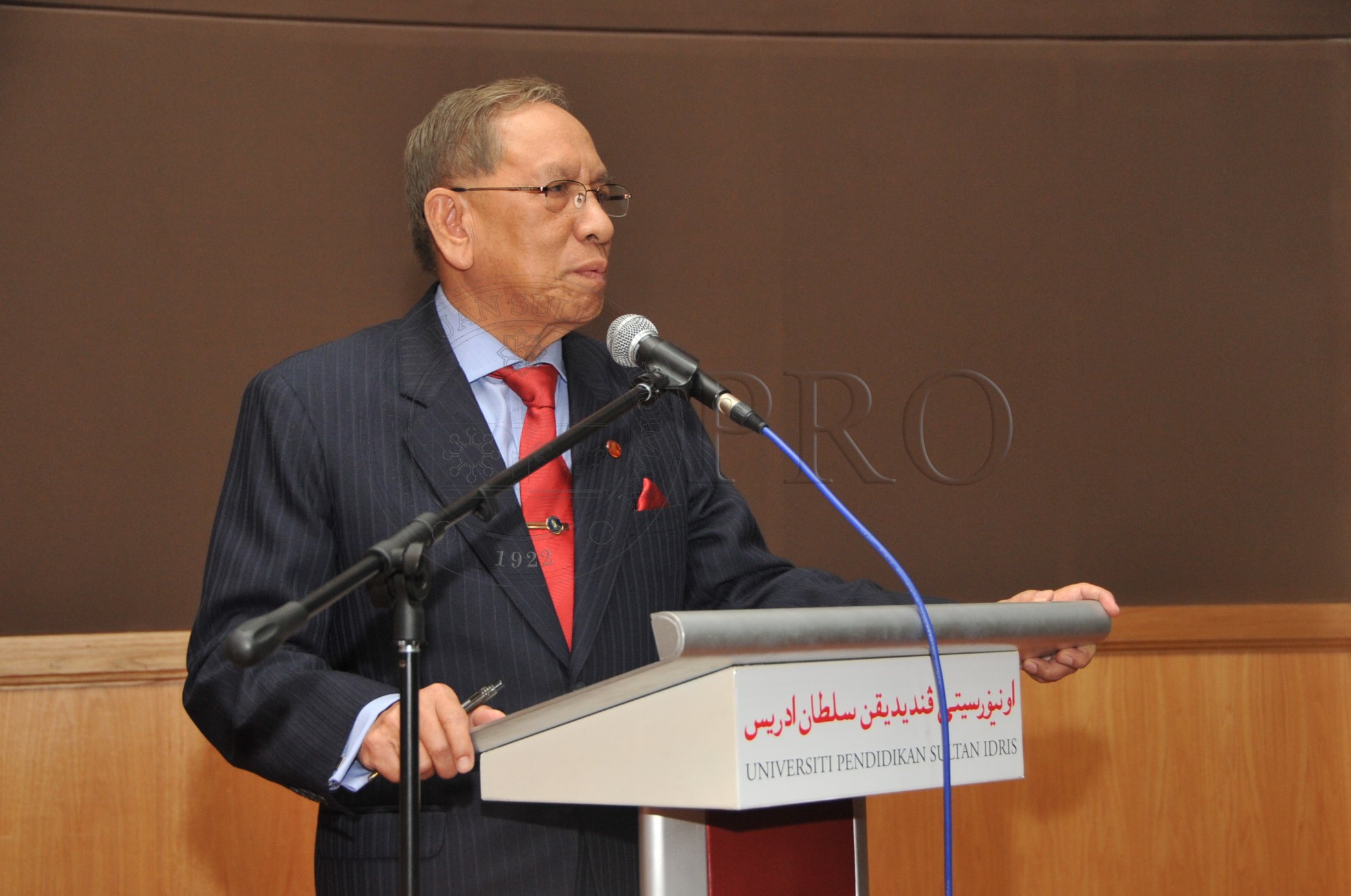 PRO 14 50 RECORD PRO 6870